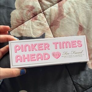Too Faced PINKER TIMES AHEAD Eyeshadow Palette - Pink & White